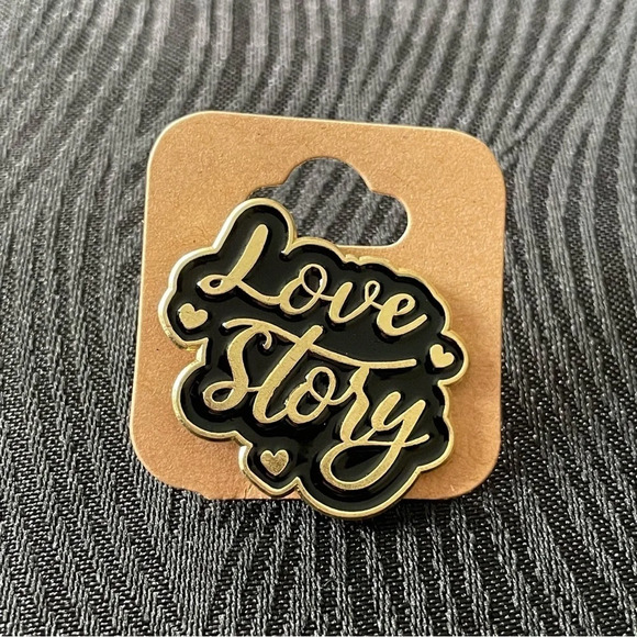 Taylor Swifts 2008 Album Fearless Enamel  Pins - Picture 3 of 3